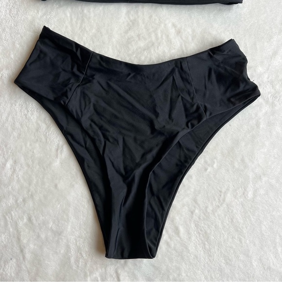 Zaful High Cut Bandeau Swim Set - Picture 3 of 10